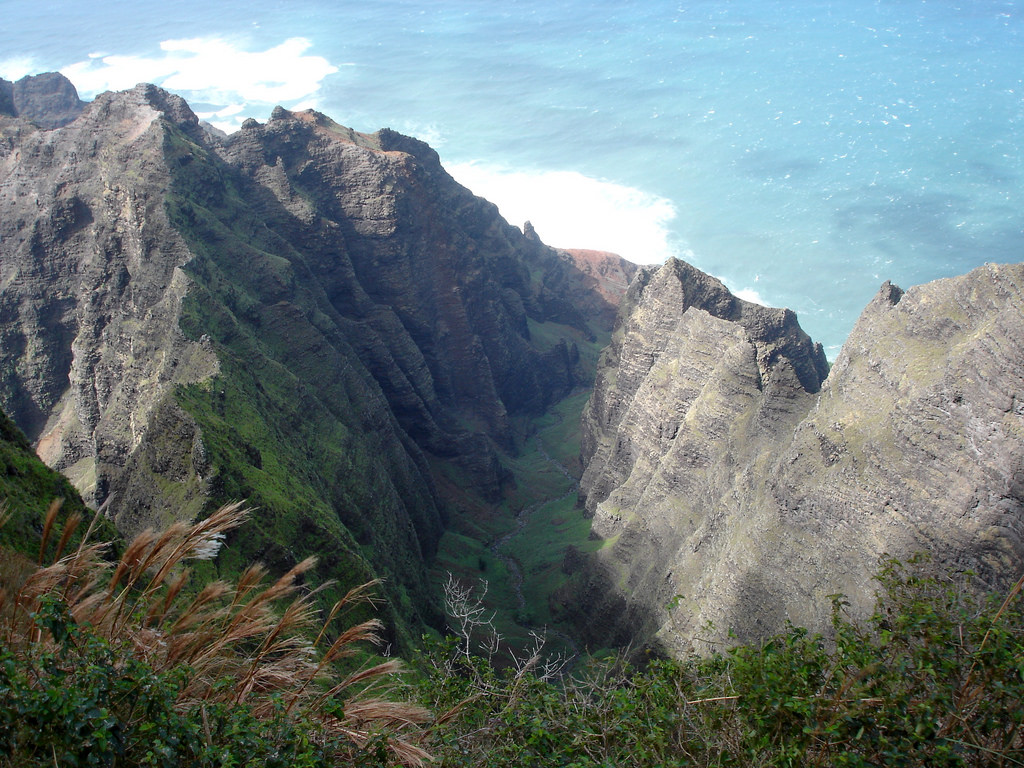 best hikes hawaii magazine 2016