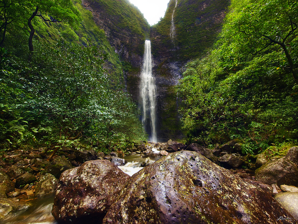 best hikes hawaii magazine 2016