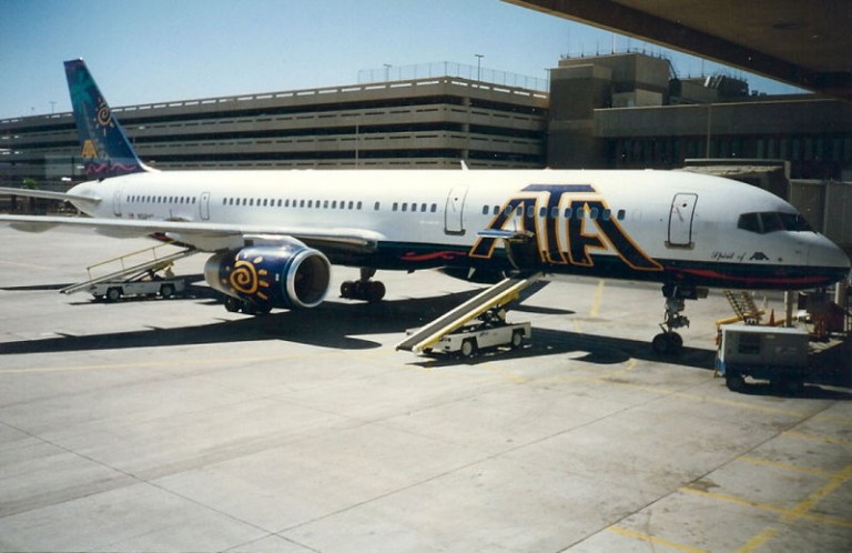 800px-ATA_Airlines_757-200_at_PHX