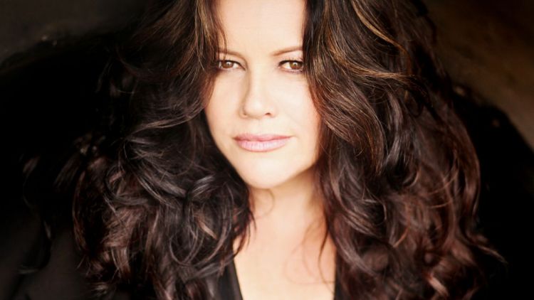 Amy Hanaialii