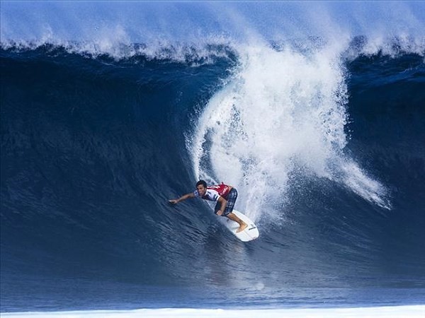 Hawaii_Magazine_Vans_Triple_Crown_Surfing_guide