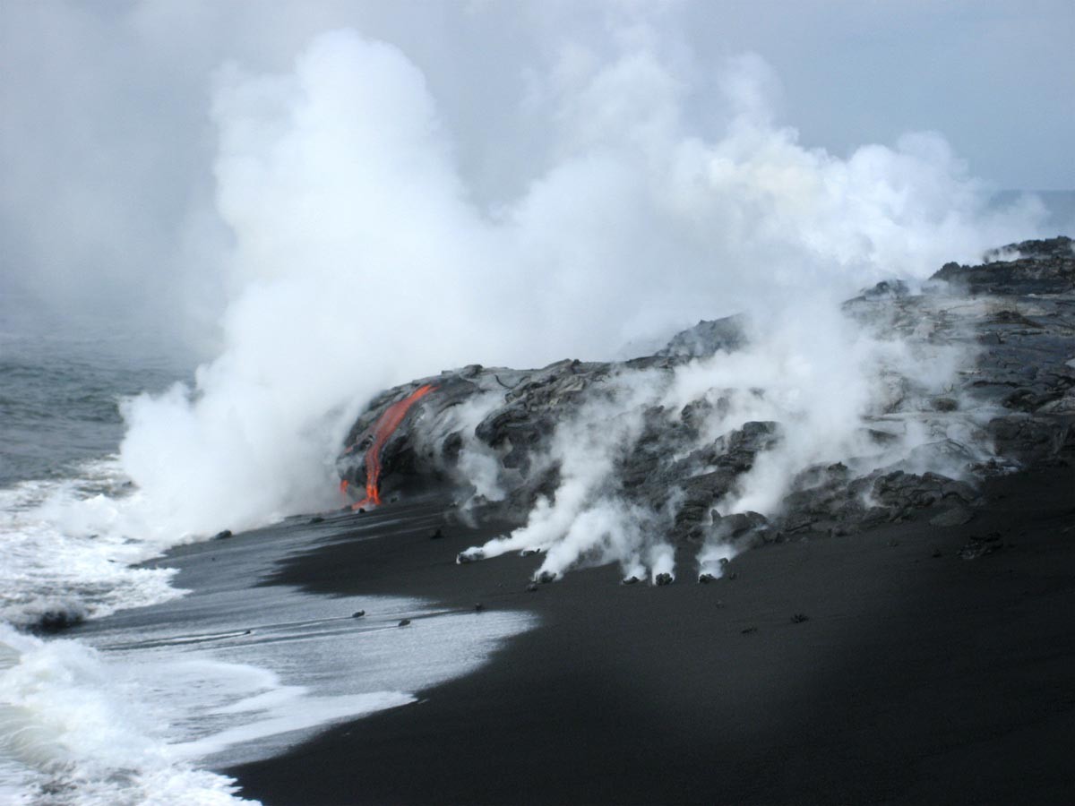 worlds_newest_black_sand_beach_Hawaii worlds_newest_black_sand_beach_Hawaii