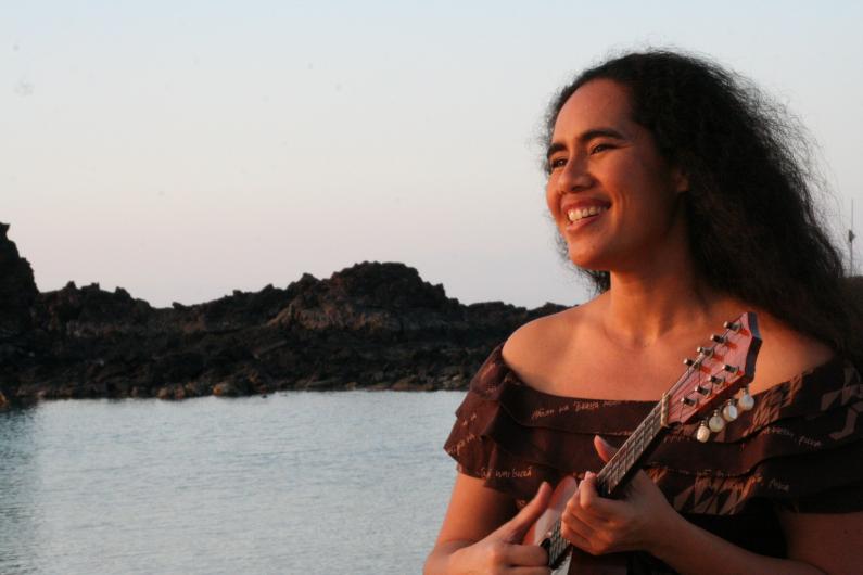 Kainani Kahaunaele