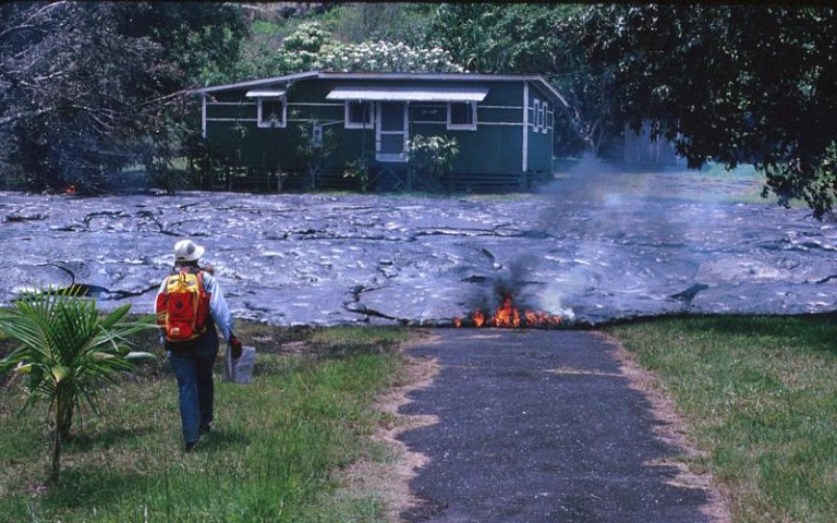 Kalapana_house_destroyed_by_lava