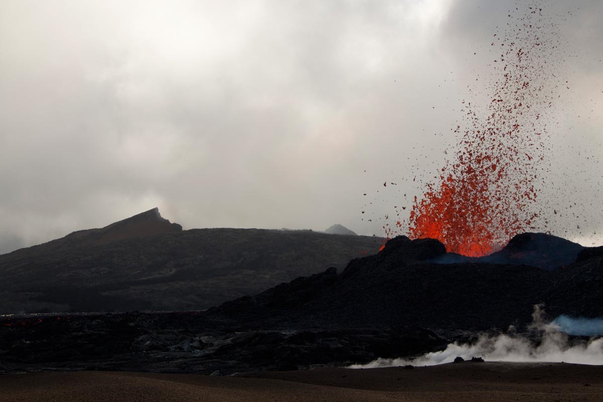 video_released_Kilauea_volcano_crater_collapse video_released_Kilauea_volcano_crater_collapse