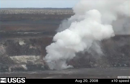 video_Kilauea_volcano_plume_color