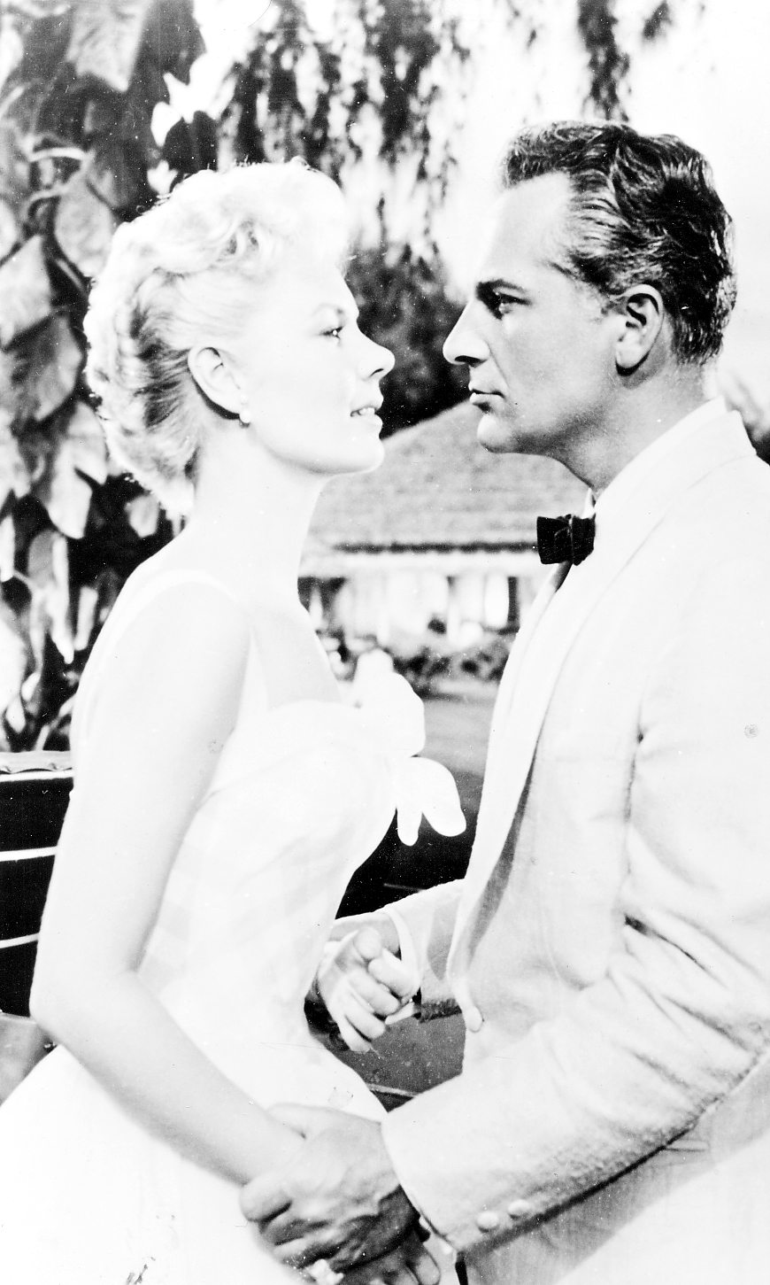 Mitzi_Gaynor_South_Pacific_Kauai_celebration