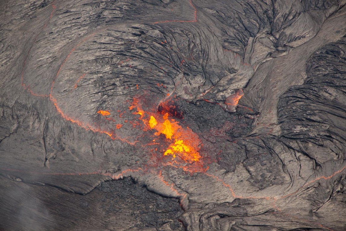 kilauea_volcano_lava_lake_Puu_Oo_crater