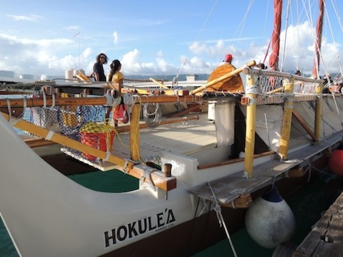 Hawaii_Oahu_Honolulu_Hilo_Polynesian_voyaging_canoe