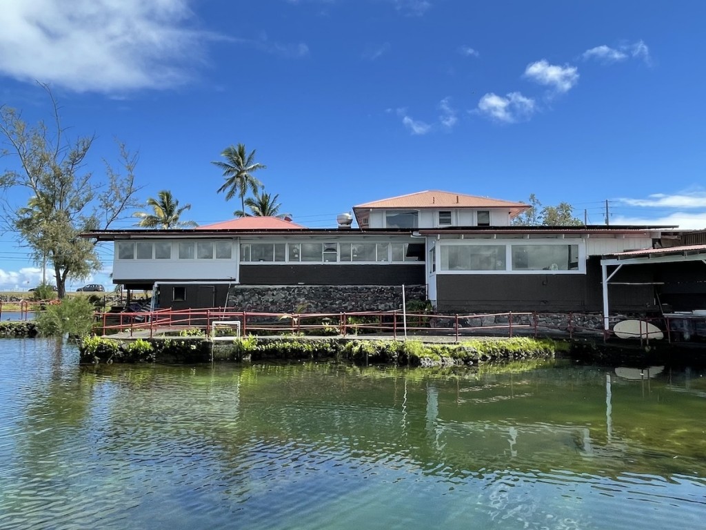 Hiloeats Exterior