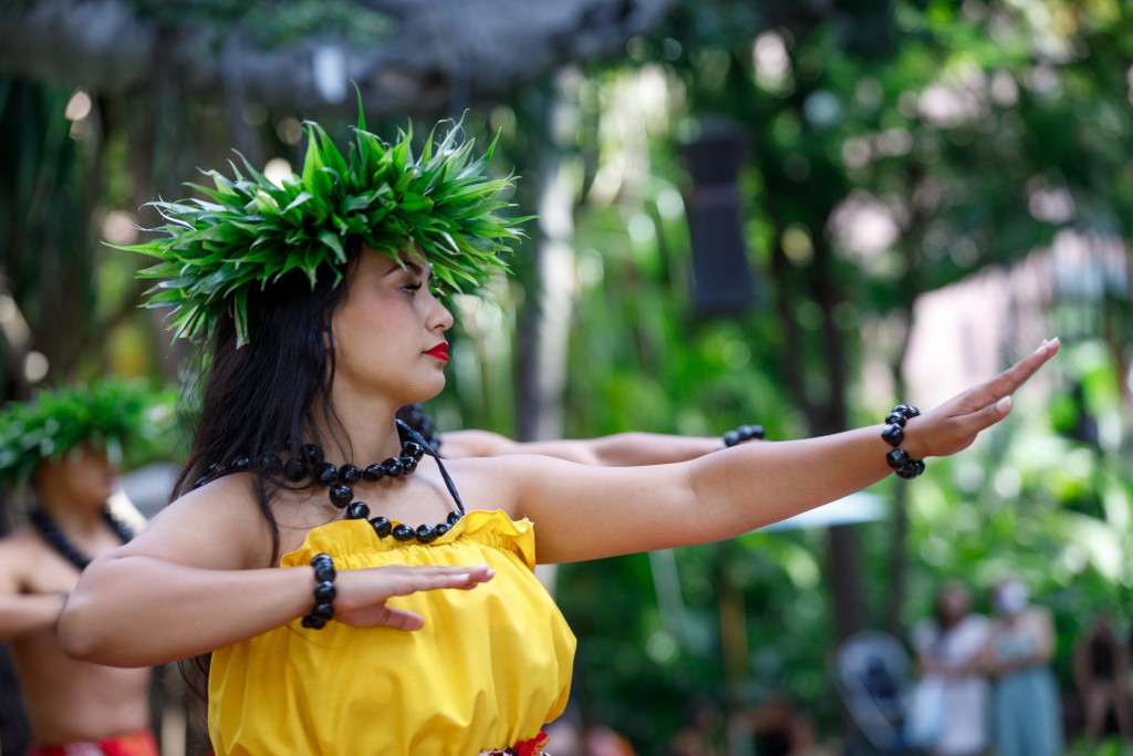 royal hawaiian center hula