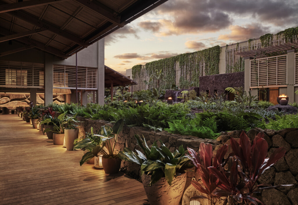 1 Hotel Hanalei Bay Luxury Courtyard