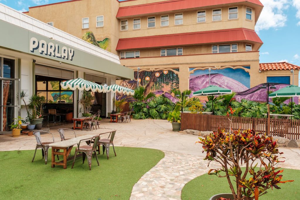 Parlaymauiay